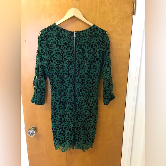 Emerald Green Lace Mini-Dress - Picture 3 of 3